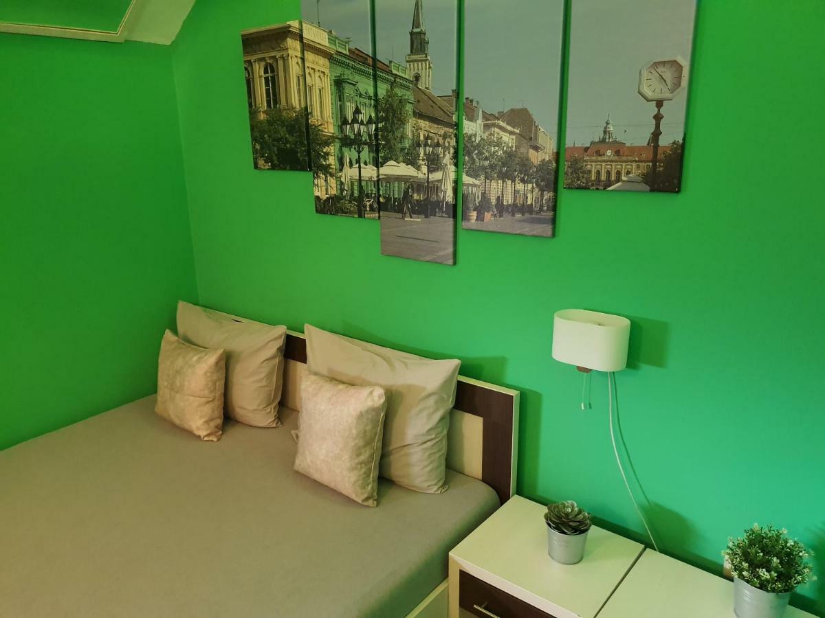 Oldbrick Pub Hotel Sombor Exterior photo